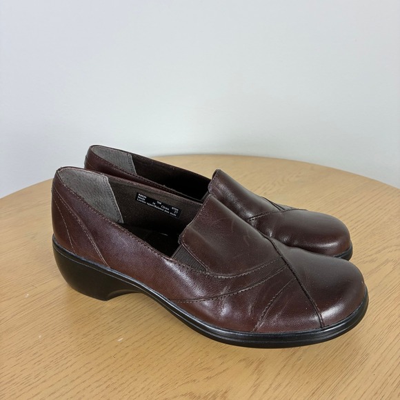 Clarks Shoes - Clarks Leather Slip‎ On Wedge Loafers Women's 7 Office Comfort Support Neutral
